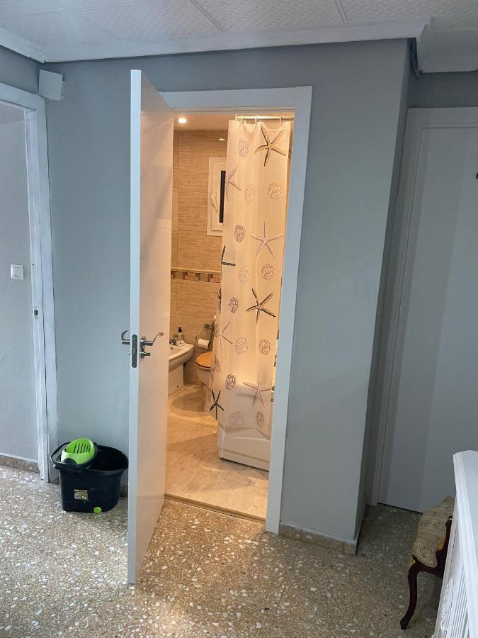 Appartamento Habitacion Frente A Playa De La Malvarrosa Valenza Esterno foto